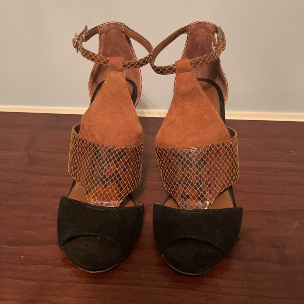 Brown and black weave heel size 7